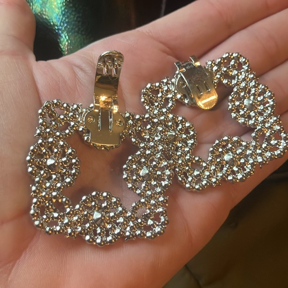 Bling cubic zirconia Shoe clips to dress up all of your favorite shoes. - Picture 2 of 8